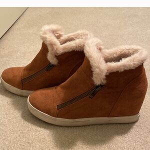 Coconuts by Matisse Later Days Brown Hidden Wedge Heels Shoes Size 10 M Faux Fur